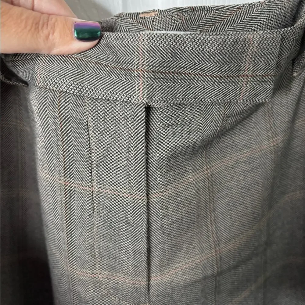 Chaus excellent brand